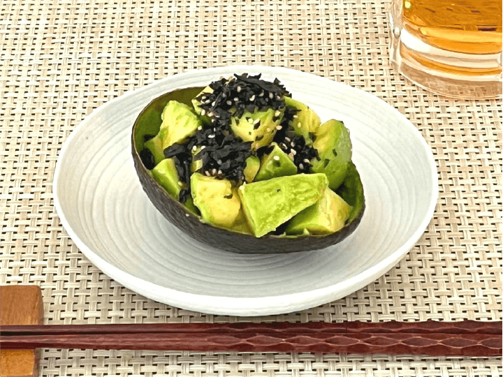 アボカドのおつまみ和え(韓国風ごま油風味)