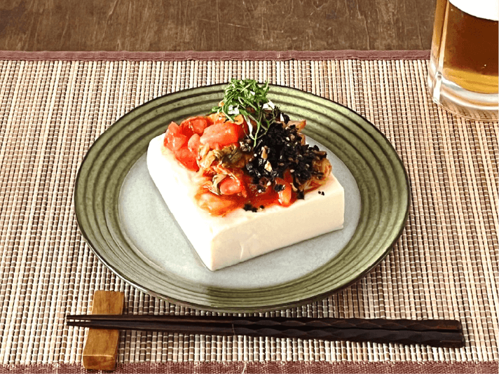 ピリ辛トマトキムチ冷奴（食べるラー油味）