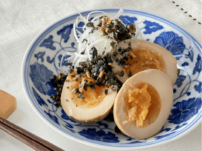 味玉のザクザクわかめがけ（食べるラー油味）