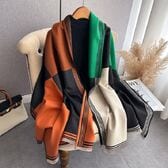 【ブラック×グリーン】春、秋まで使えるリバーシブル大判ストール