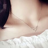 【シルバー】ハートラインストーンネックレス