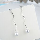 【シルバー】パールロングピアス（ウェーブ）