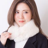 【オフホワイト】マグネット型でシンプル コンパクトなふわふわティペット