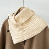 【ベージュ】ボタン付きニットスヌード