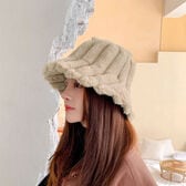 【ベージュ】ふわふわファーのバケットハット