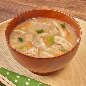 豚肉のコクと4種の野菜 豚汁 /辛さひきたつ豚キムチスープ