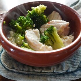 Delcy 切れてるサラダチキンとおだしのブロッコリー(プレーン) 130g