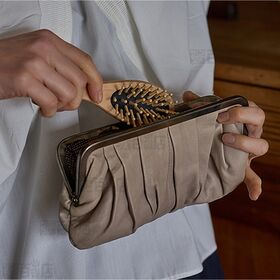 ＆wakan スカルプブラシ【台座部分 擦れ傷、汚れあり】