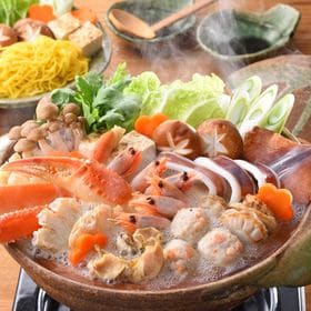 【小樽直送】海鮮しお鍋 | 甘海老魚醤油を隠し味にした、塩ベースのたれで召し上がる海鮮鍋。