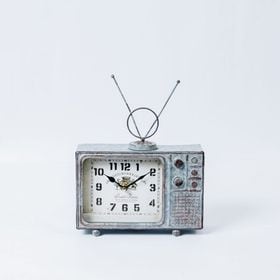 【シルバー】ヴィンテージモチーフクロック　television | カチカチっと回すダイヤル式の昔のテレビをモチーフにしたヴィンテージクロック。