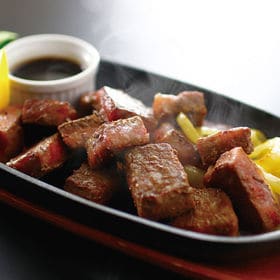 【300g】宮崎牛角切りステーキ／もも肉（ヒマラヤ岩塩付）