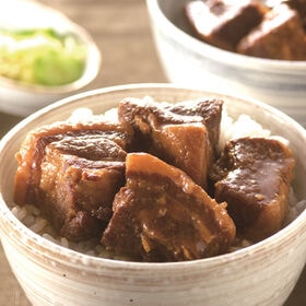 【2種計640g】北海道 「札幌バルナバフーズ」 豚角煮丼の具セット | 北海道産の豚ばら肉を味噌たれ、醤油たれと一緒にじっくり煮込みました。