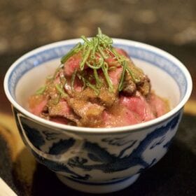 【佐賀】A5等級佐賀牛 出汁漬けローストビーフ（250g）＜化粧箱入り＞