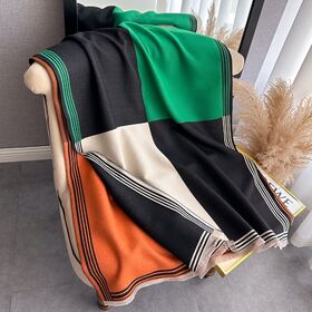 【ブラック×グリーン】春、秋まで使えるリバーシブル大判ストール