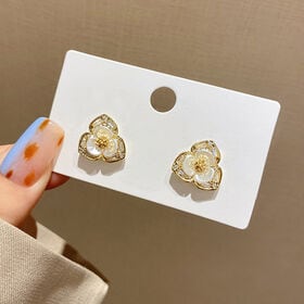 フラワーモチーフ  スタッドピアス