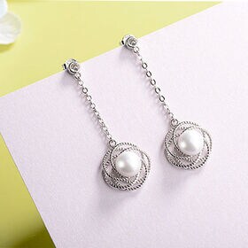 【シルバー】揺れるロングピアス パール