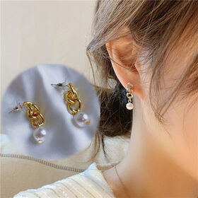 【ゴールド】揺れるパールピアス