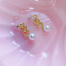 【ゴールド】揺れるパールピアス