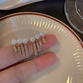 【ゴールド】3連パールエレガントピアス