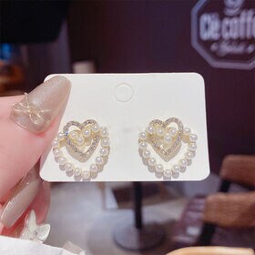 【ホワイト】ダブルハートスタッドピアス