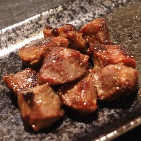 【計1kg/100g×10パック】やわらか 厳選牛タンサイコロステーキ