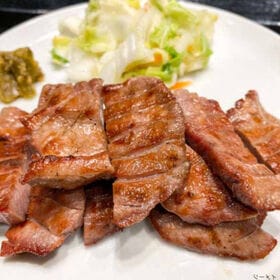 【約3kg/約1kg×3パック】牛タン中ブロック（形/大きさ不揃い/タン先タン下に近い部分あり）