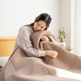 【ブラウン／ダブル】もちもちフトン 掛け布団 ウレタン（洗濯ネット使用で丸洗い可）※日本製