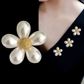 ホワイトフラワーブローチ