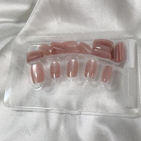 【30枚入】ネイルチップ チーク風ハートネイル