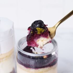 【4本】白金グラススイーツ（ホワイトティラミス ブルーベリー）