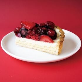 【予約受付】12/20~順次出荷　べイクド・アルル　クリスマス5種のベリー贅沢レアチーズタルト5号