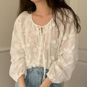 【ホワイト/Mサイズ】花柄刺繍ブラウス | 大人可愛いシャツブラウス