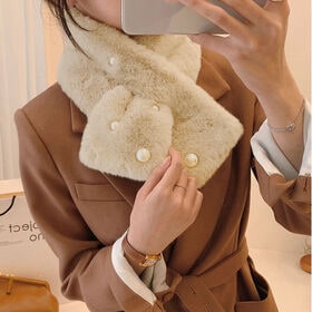 【A04/ベージュ】ふわふわフェイクファーティペット | ふわふわのボリューム感が嬉しいフェイクファー 差し込みタイプのマフラー