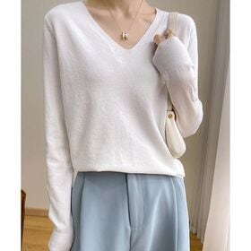 【ホワイト】薄手Vネックニット | 春秋に1枚着としてはもちろん冬にはインナーとしても活躍してくれる優秀アイテム