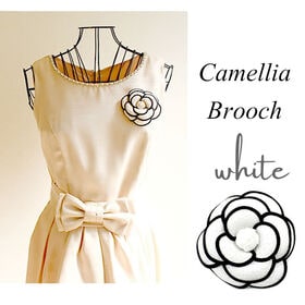 【ホワイト】クリップブローチ カメリア フォーマルコサージュ | 卒入学式やパーティーなどに使えるコサージュ！ クリップと安全ピンの2way仕様
