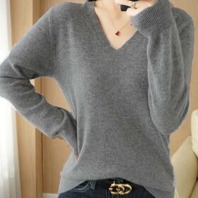 【グレー】薄手Vネックニット | 春秋に1枚着としてはもちろん冬にはインナーとしても活躍してくれる優秀アイテム