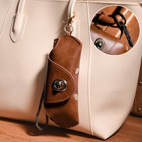 【キャラメル】カラビナ付きレザー調メガネケース