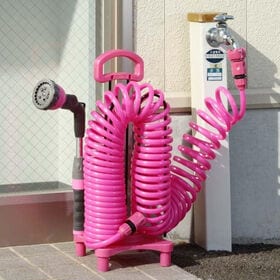 【日替わり数量限定】【ピンク】首振りノズル付き ガーデンコイルホース12m【先行チケット利用NG】