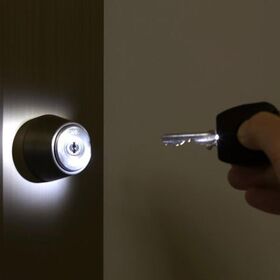 【ブラック】スマイルキッズ 白い光のかぶせるキーライト