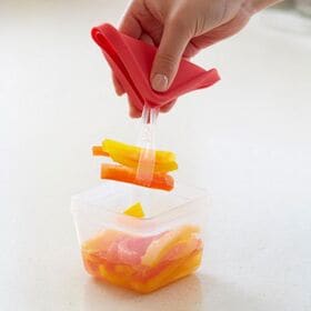 スマイルキッズ ふたがトングになる保存容器 2個組