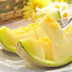 【約2.5kg(2玉入り)】[秀品] 庄内砂丘メロン ※3L〜4Lサイズ | 初夏の味覚！山形県産 庄内メロン！！
