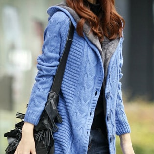 ブルー】編み込みフード付ニットコートを税込・送料込でお試し