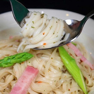 新感覚！イタリア風ペペロンチーノスープで味わう！2種熟成麺 (平打ち麺4食＆九州中華麺2食/計6人前)