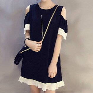 【ブラック/L】袖、裾プリーツフリル付き肩出しワンピース