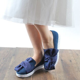 Shoes in Closet サイドに縦付けされた大きめのねじりリボンデザインがオシャレなスリッポンスニーカー / 6241 / ネイビーデニム / M（約23.0-23.5）