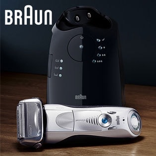 ブラウン(BRAUN)/シリーズ7 メンズ電気シェーバー(3枚刃/洗浄器付モデル/お風呂剃り可) シルバー/7898cc-P