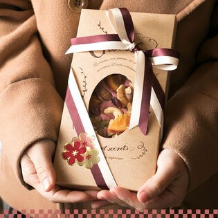 予約受付 2 5 順次配送バレンタイン ルビーチョコレート 想いをのせる宝石箱 幸せとショコラ を税込 送料込でお試し サンプル百貨店 西内花月堂