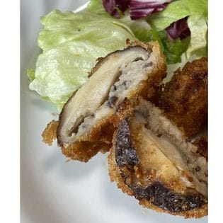 【2.1kg/計60個】椎茸肉詰めフライ<業務用冷凍>／玉ねぎ入りで、ふんわり柔らか食感◎