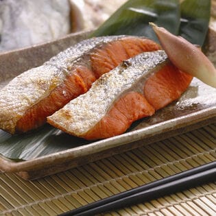 【 計1.4kg/700g×2】北海道産 新巻鮭半身姿切身