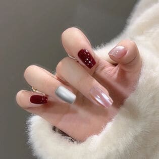 【30枚入】ネイルチップ（ピンク・ゴールド・レッド）